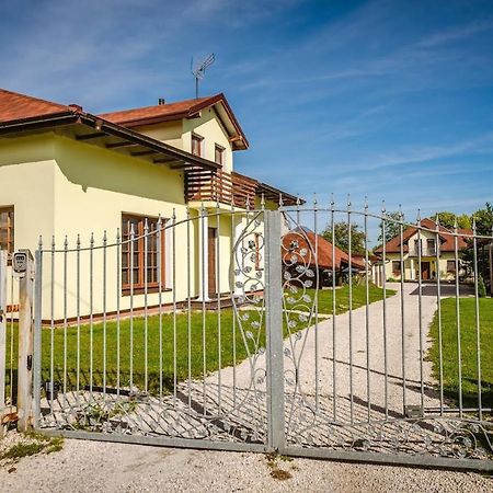 Jurajska Stokrotka Kotowice Екстериор снимка